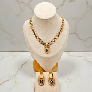 Vintage Gold Tone and Rhinestone Crystals Women's Jewelry Set